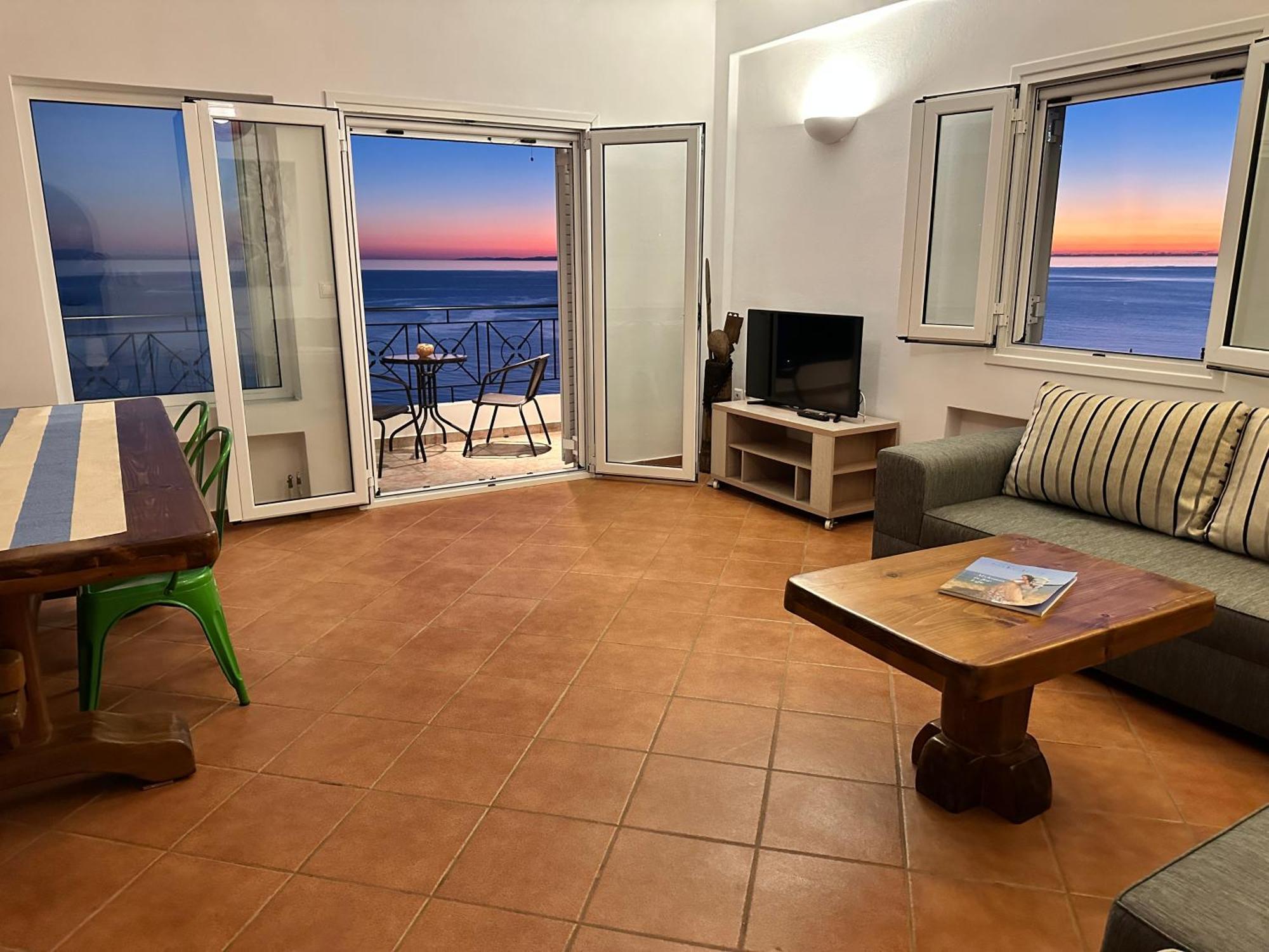 Roumers Himara Exteriér fotografie